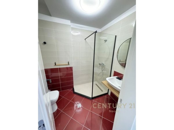 Apartment me qira 2+1+2 te Komuna e Parisit 800€/muaj