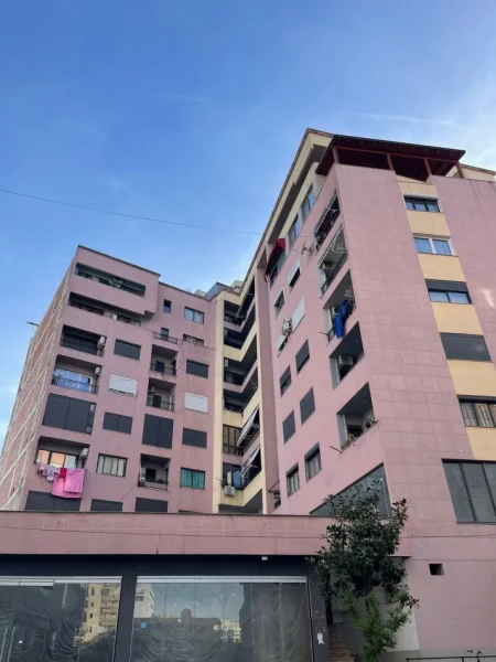 Shitet Apartament 2+1, 2 Tualete, me Ballkon, në Astir – 130,000€