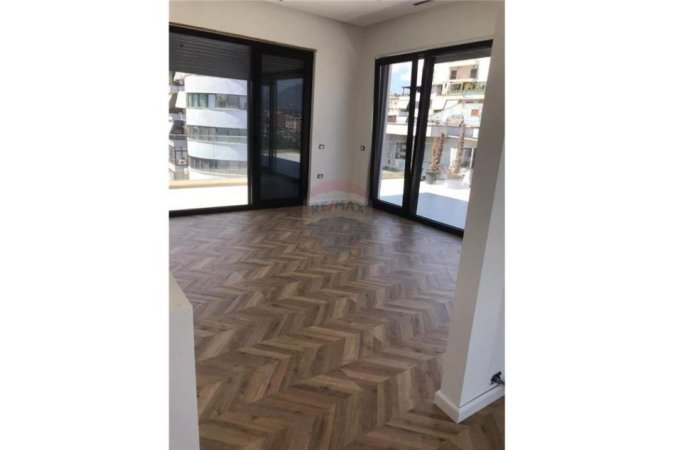 QIRA APARTAMENT PER ZYRA TEK DELIJORGJI