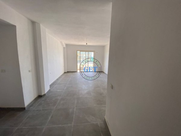 SHITET, APARTAMENT 1+1 ME PAMJE DETI, GOLEM, DURRES