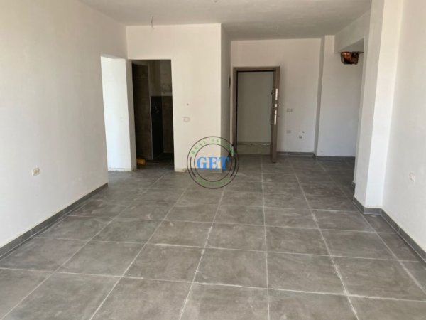 SHITET, APARTAMENT 1+1 ME PAMJE DETI, GOLEM, DURRES