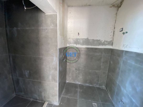 SHITET, APARTAMENT 1+1 ME PAMJE DETI, GOLEM, DURRES