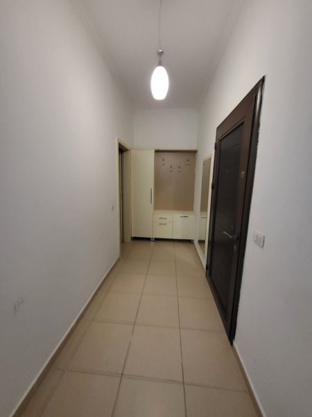 Tirane, Apartament me qira 3+1 tek Kopshti Botanik 380 Euro