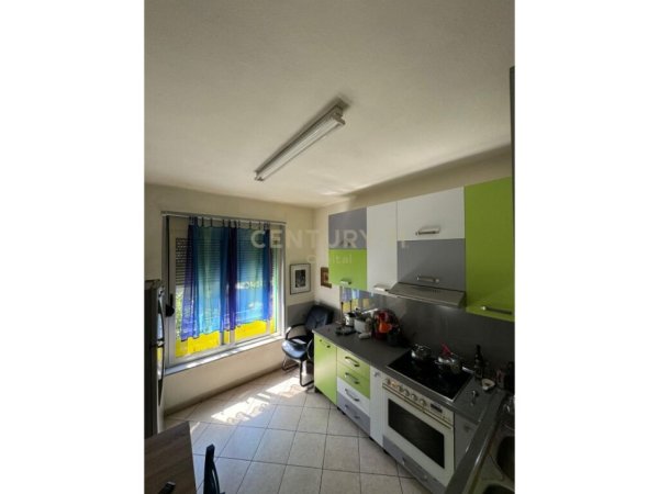 Apartament 2+1 për Shitje në Rrugën Bardhyl, Tiranë.