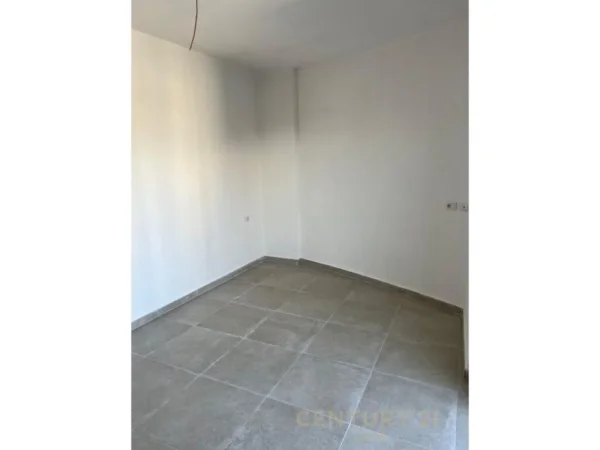 Apartament 2+2 për qira në Astiri, Tiranë