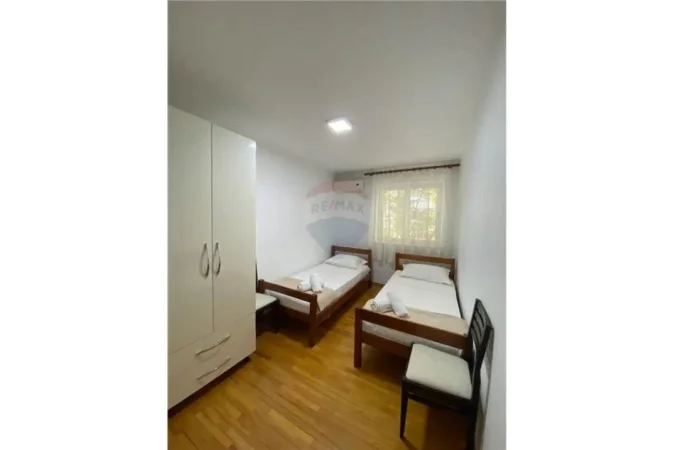 Shitet Apartament 2+1+2 tek LSI, Bllok