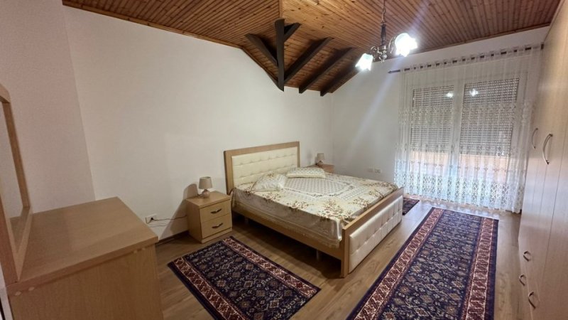 Qera, Pjesë Vile 3+1, Xhamlliku, Tiranë - 450€ | 140 m²