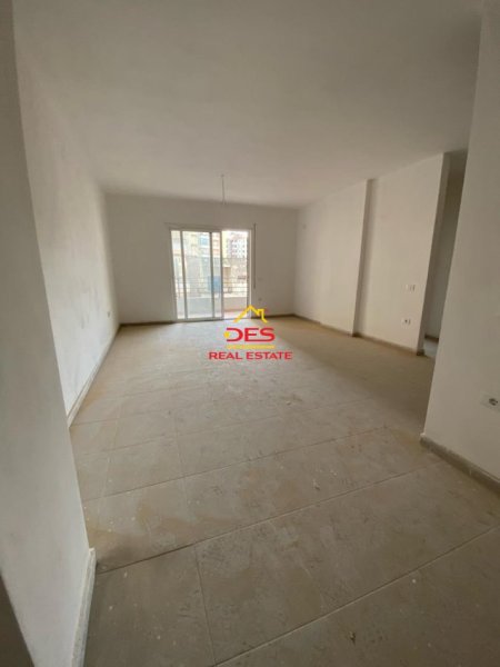 SHITET APARTAMENT 2+1 NË LUNGOMARE ,VLORË.