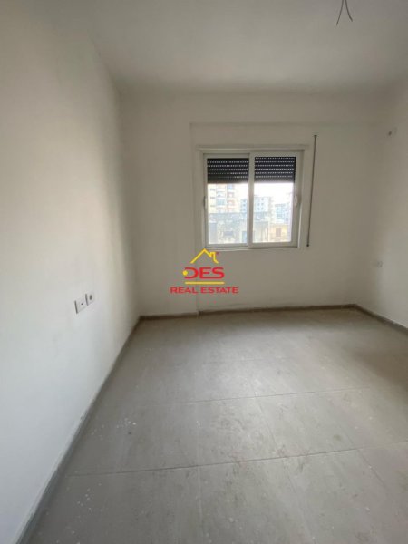 SHITET APARTAMENT 2+1 NË LUNGOMARE ,VLORË.