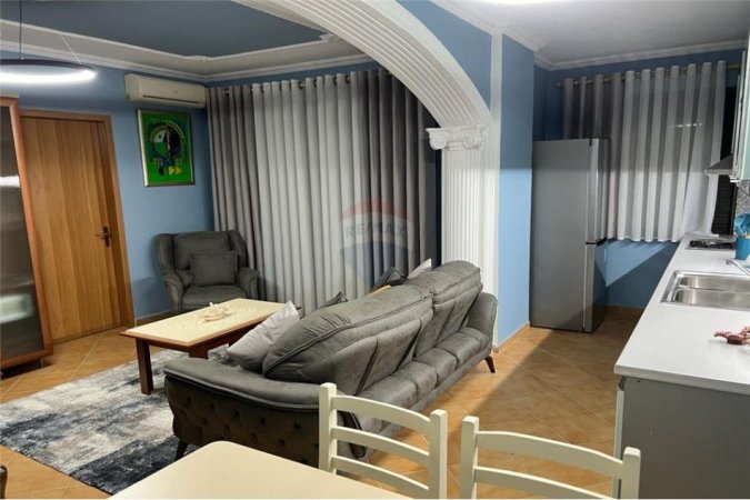 Apartament 2+1 me qera tek Rruga 5 Maj