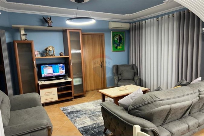 Apartament 2+1 me qera tek Rruga 5 Maj