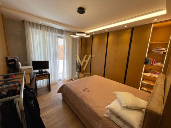 SHITET APARTAMENT 3+1+2+DY POSTA PARKIMI TEK SHALLVARET 700.000 EURO