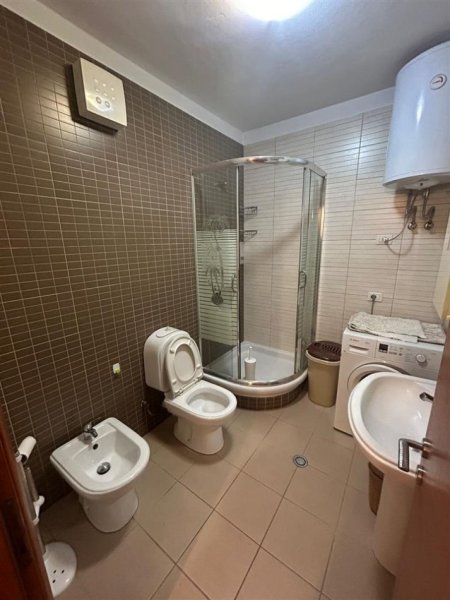 📢 Apartament 3+1 ne Shitje te Kompleksi Kontakt,Tirane🔑