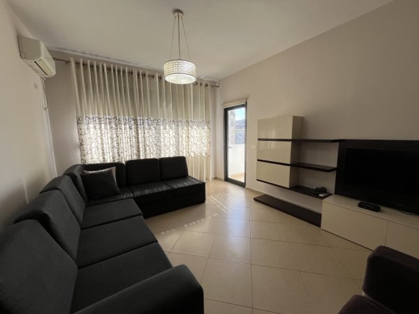 APARTAMENT 2+1+2 PER QIRA TE UNAZA E RE