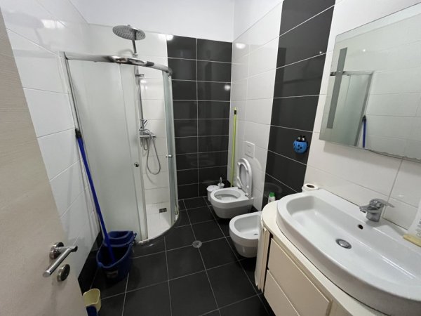 APARTAMENT 2+1+2 PER QIRA TE UNAZA E RE