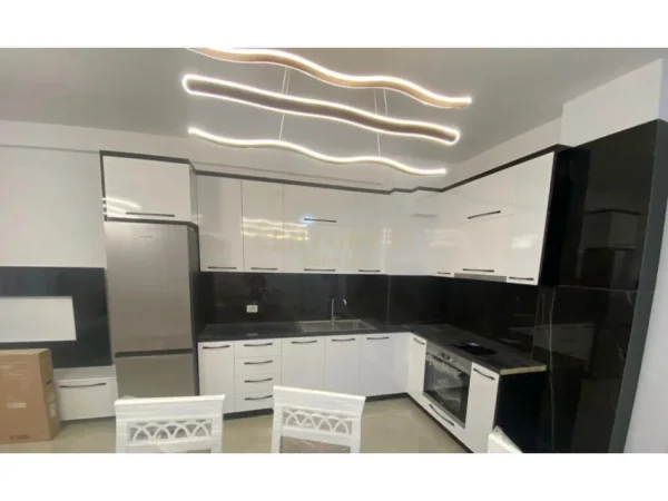 JEPET ME QIRA APARTAMENT 1+1 PRANE KOPSHTIT ZOOLOGJIK