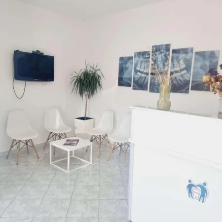 Elbasan, Klinike dentare / kabinet dentar