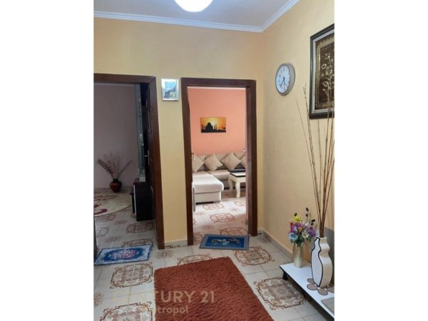 Apartament 3+1+2 në shitje prane Maternitetit te Ri, Brryli!