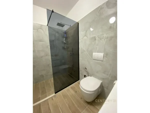 ME QIRA APARTAMENT 1+1 PRANE PROKURORISE SE TIRANES