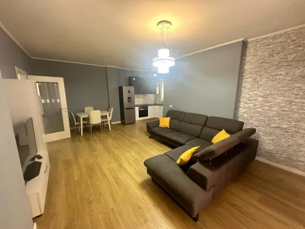 Shitet apartament 3+1+2+2poste parkimi te Kopshti Zoologjik, 248'000 Euro