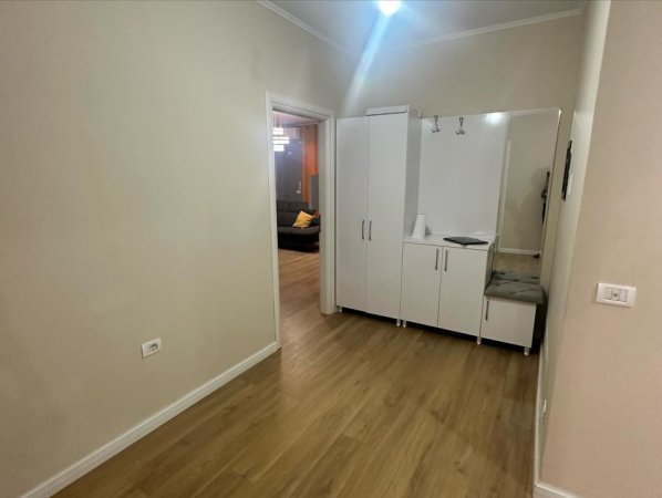 Shitet apartament 3+1+2+2poste parkimi te Kopshti Zoologjik, 252'000 Euro