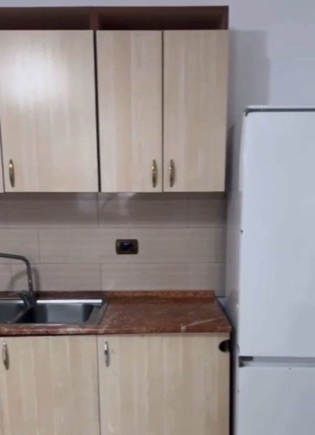 Apartament 2+1+2 me qera - Sauk i Vjeter