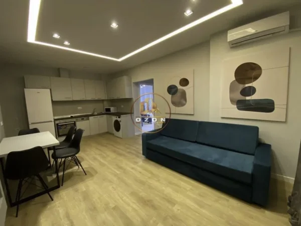 Jepet apartament 2+1 me qera tek 21 Dhjetori, prane Fakultetit te Inxhinierise.