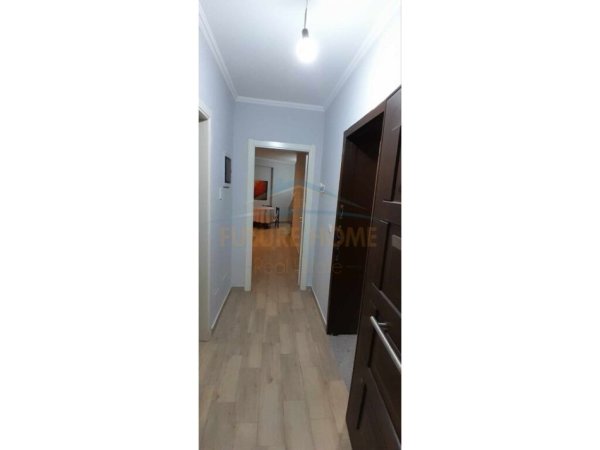 Shitet, Apartament 2+1+2, Unaza e Re, Tiranë.