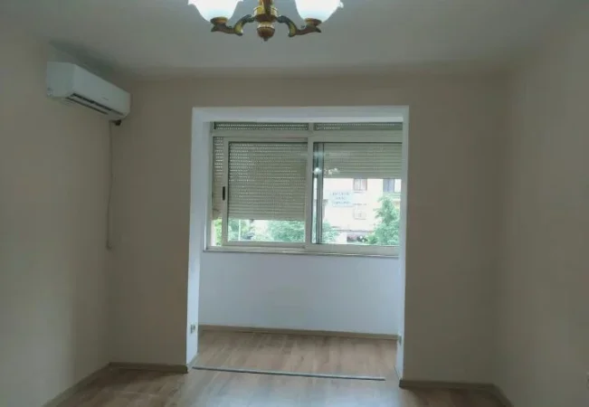 JEPET ME QERA APARTAMENT 1+1 400 EURO 21 DHJETORI