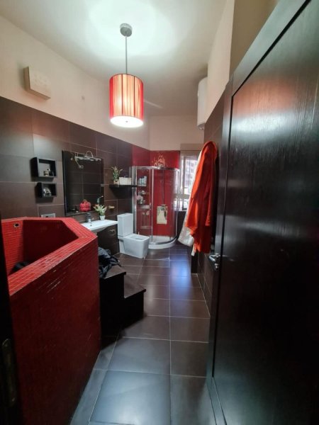 Apartament 2+1+2 në shitje, Qendër