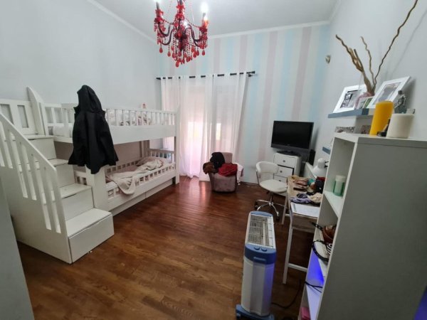 Apartament 2+1+2 në shitje, Qendër