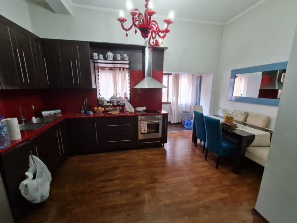 Apartament 2+1+2 në shitje, Qendër