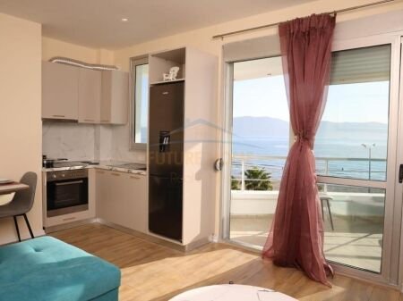 Qera, 2 Apartamente 1+1, në Lungomare, Akademia e Marinës, Vlorë. AREA39843