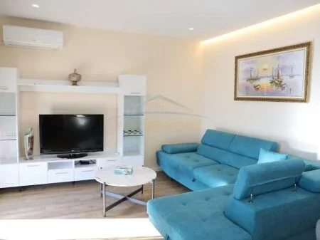 Qera, 2 Apartamente 1+1, në Lungomare, Akademia e Marinës, Vlorë. AREA39843
