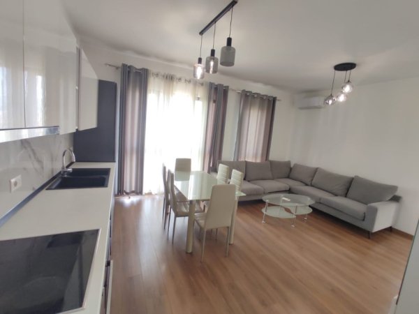 Apartament Me Qera 1+1 Tek Farmacia 10 (ID B210625) Tirane.