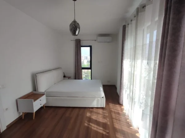 Apartament Me Qera 1+1 Tek Farmacia 10 (ID B210625) Tirane.