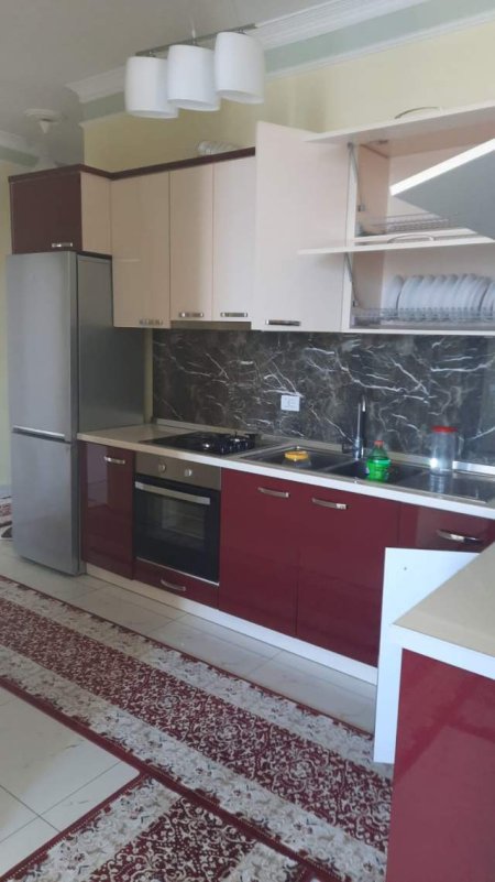 Tirane, jepet me qera apartament Kati 6, 100 m² 400 Euro (kamez)