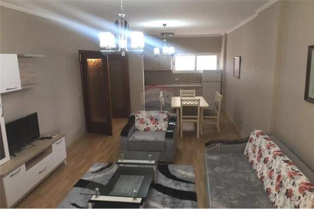 Tirane, jepet me qera apartament 3+1 Kati 5, 104 m² 500 Euro (te Him Kolli!)