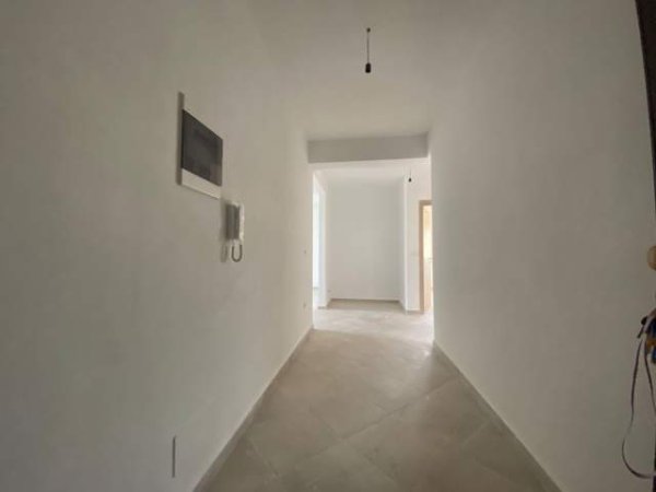 Vlore, shitet apartament 111 m² 233.100 Euro