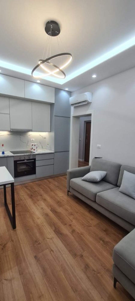 Tirane, jepet me qera apartament 2+1+BLK Kati 4, 65 m² 600 Euro (myslym shyri)