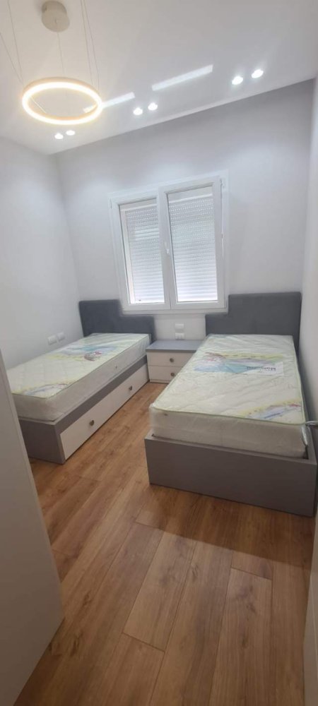 Tirane, jepet me qera apartament 2+1+BLK Kati 4, 65 m² 600 Euro (myslym shyri)