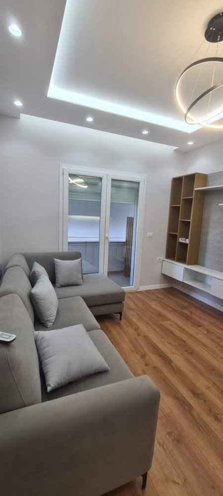 Tirane, jepet me qera apartament 2+1+BLK Kati 4, 65 m² 600 Euro (myslym shyri)