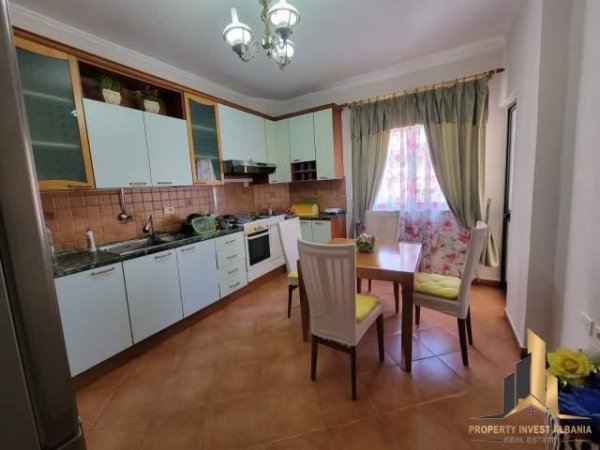Tirane, jap me qera apartament 1+1+BLK Kati 3, 85 m² 360 Euro (Komuna e Parisit)