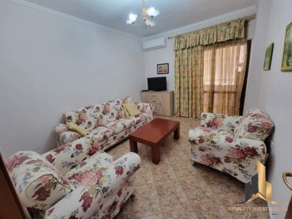 Tirane, jap me qera apartament 1+1+BLK Kati 3, 85 m² 360 Euro (Komuna e Parisit)