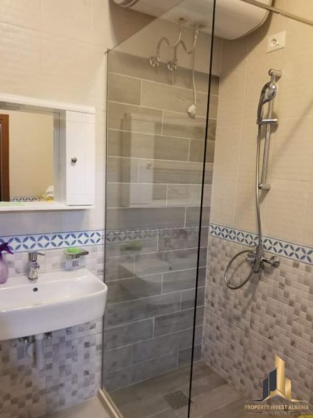 Tirane, jap me qera apartament 1+1+BLK Kati 3, 85 m² 360 Euro (Komuna e Parisit)