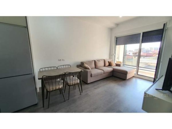 Tirane, jepet me qera apartament 1+1 Kati 3, 60 m² 500  (21 dhjetori)