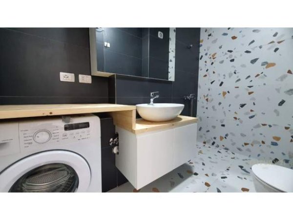 Tirane, jepet me qera apartament 1+1 Kati 3, 60 m² 500  (21 dhjetori)