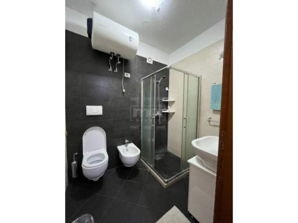 Tirane, jap me qera apartament 2+1+BLK Kati 3, 93 m² 380 Euro (Xhamia e Tabakeve)