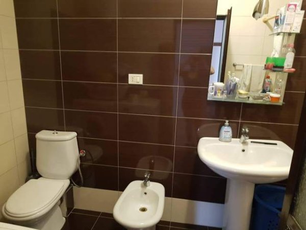 Tirane, jepet me qera apartament 2+1+BLK Kati 6, 105 m² 350 Euro (Bulevardi Gjergj Fishta)