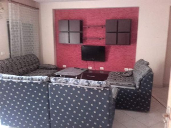 Tirane, jepet me qera apartament 2+1+A+BLK Kati 3, 110 m² 400 Euro (Rrobert Zhvarc)
